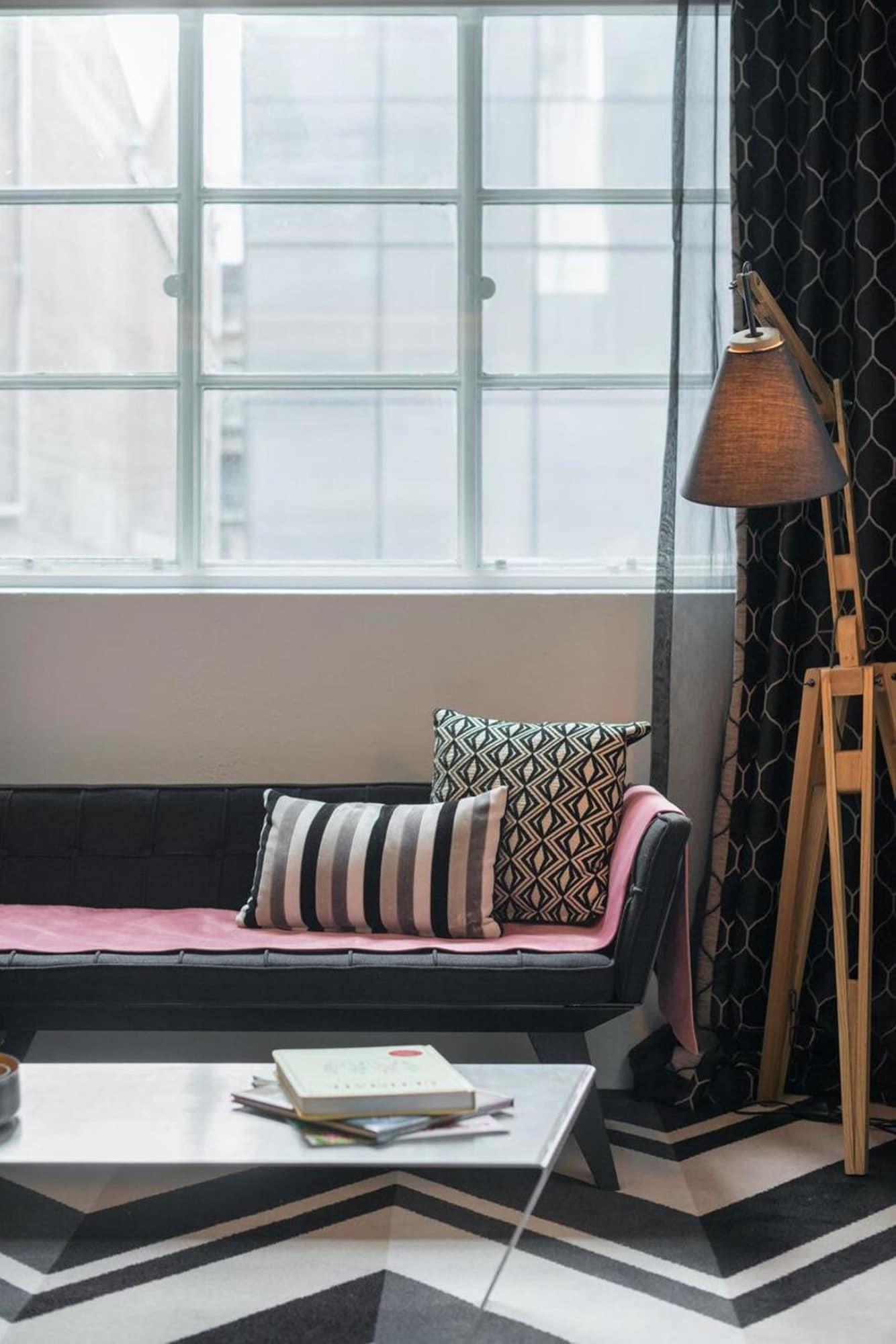 Adelphi Hotel Мелбърн Екстериор снимка A floor lamp