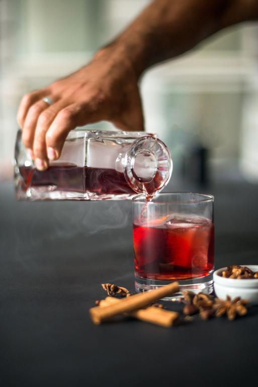 Adelphi Hotel Мелбърн Екстериор снимка A bottle of Amarone being poured into a glass