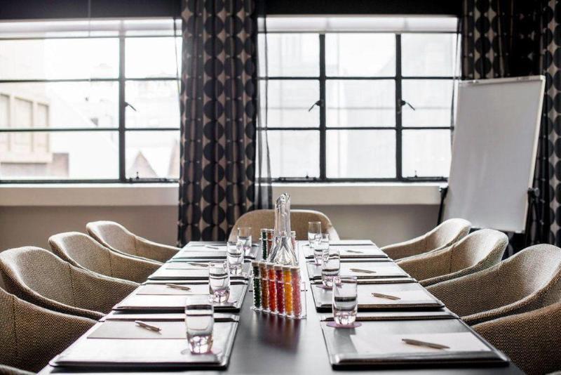 Adelphi Hotel Мелбърн Екстериор снимка The boardroom at the hotel